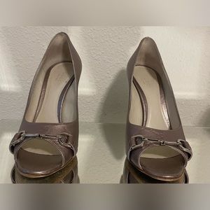 Gucci leather pumps size 7.5
